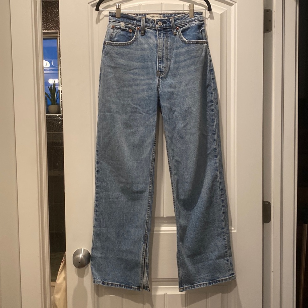 Abercrombie 90s Relaxed Jean High Rise